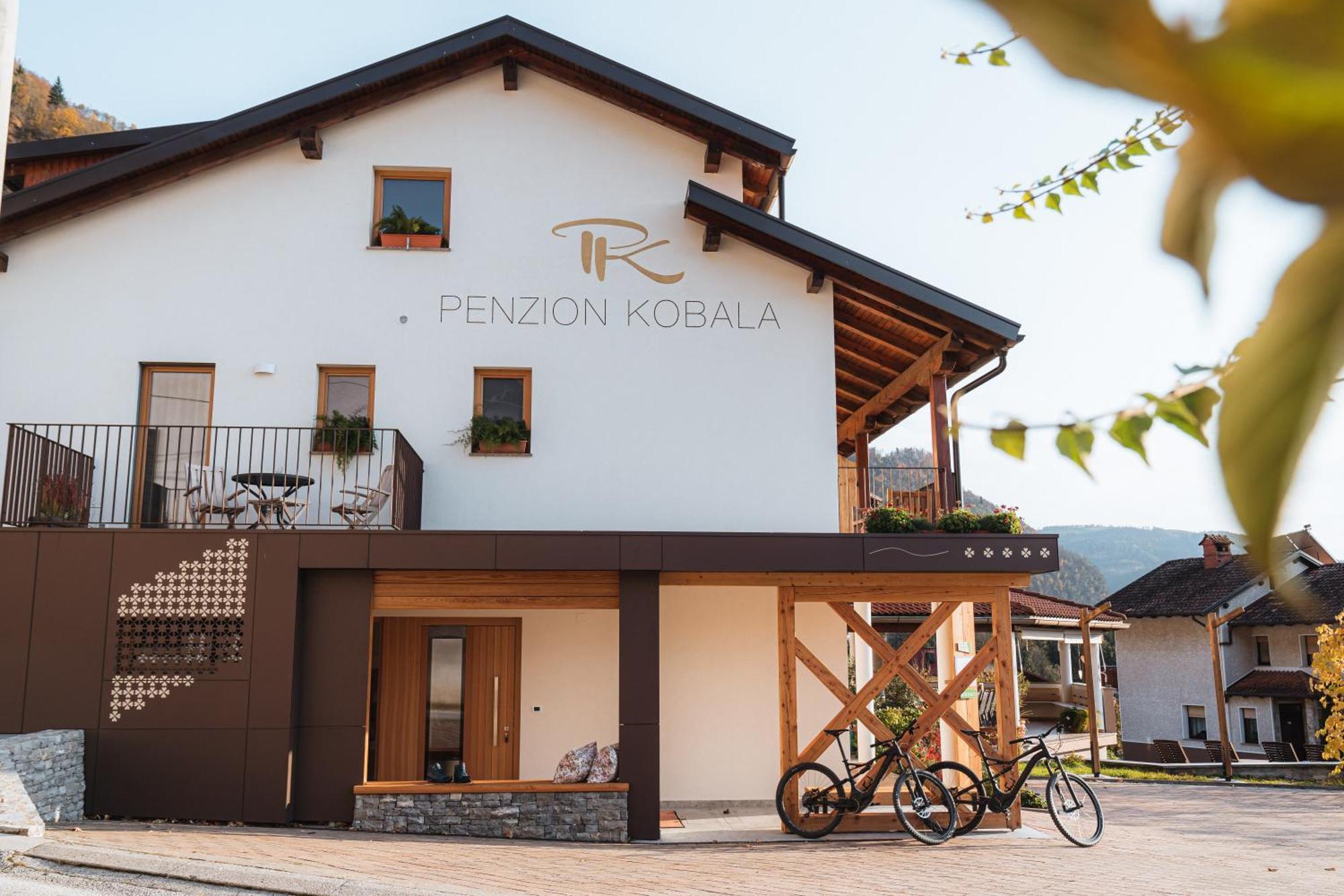 Hotel Penzion Kobala Tolmin Buitenkant foto