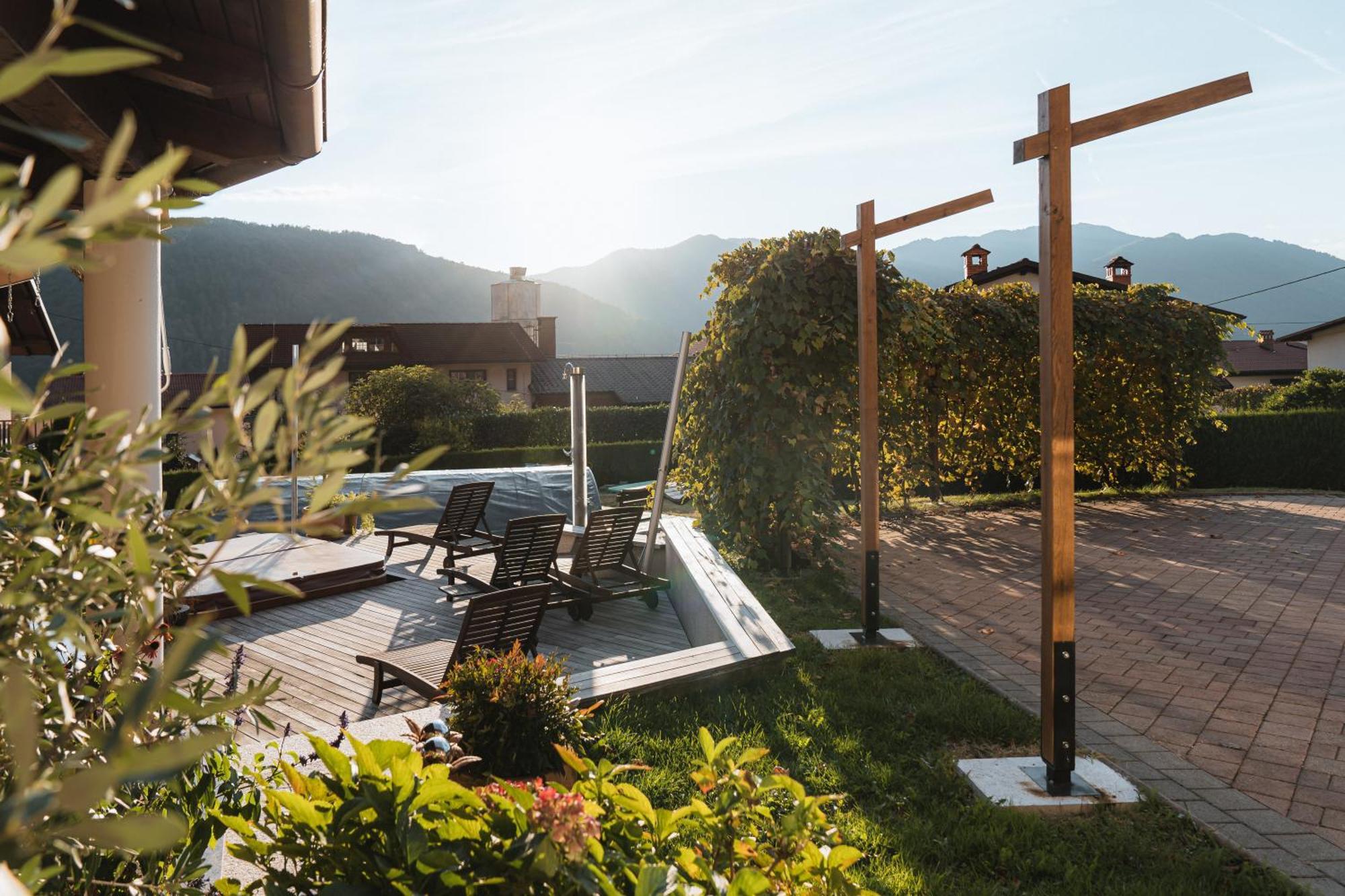 Hotel Penzion Kobala Tolmin Buitenkant foto