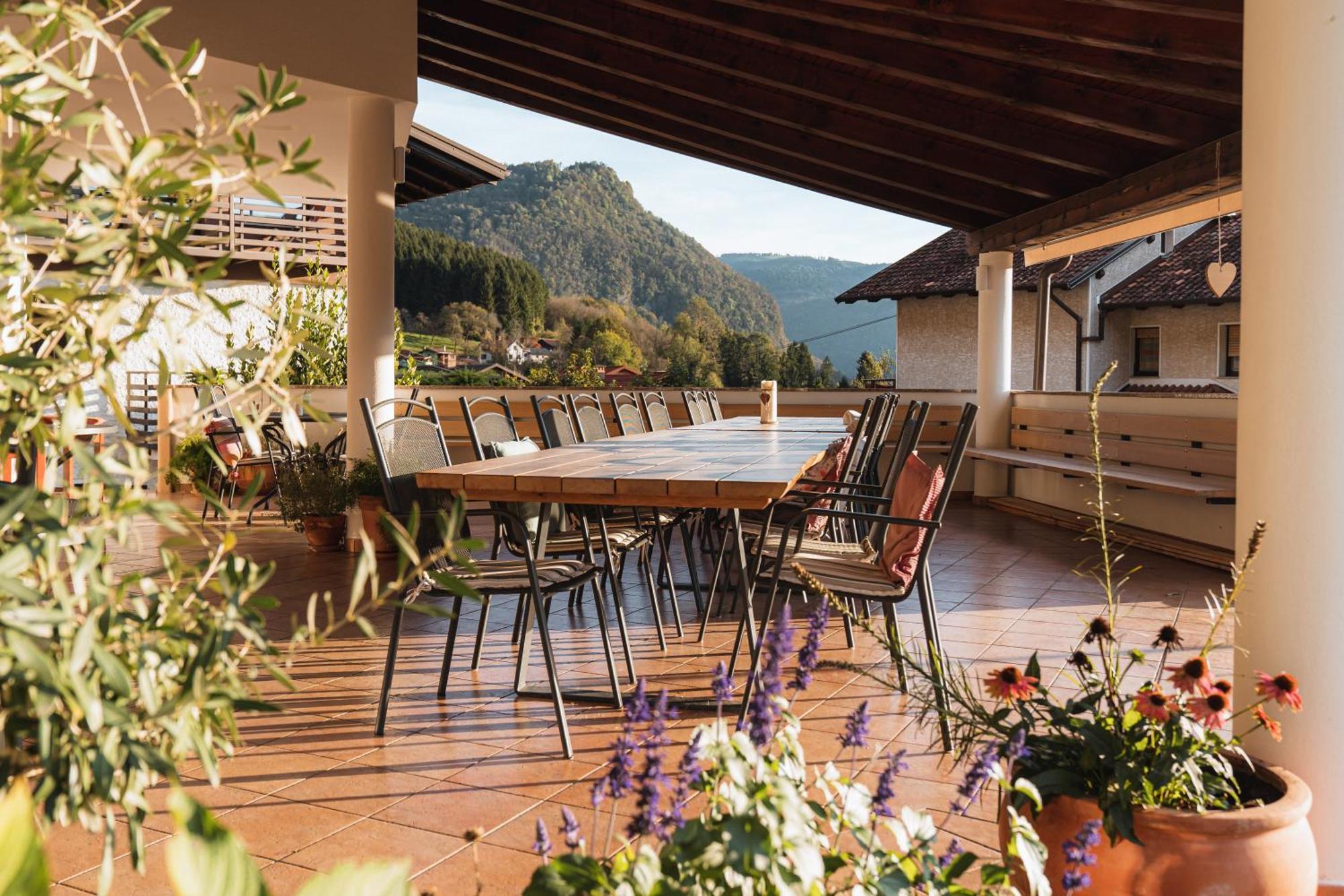 Hotel Penzion Kobala Tolmin Buitenkant foto